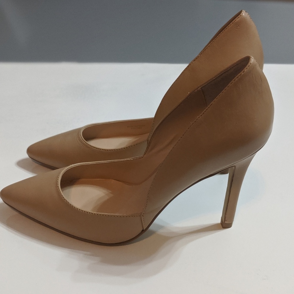 Nude Pump